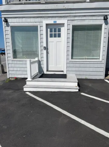 Ocean views from every window.  5min walk to the quiet end of the beach!