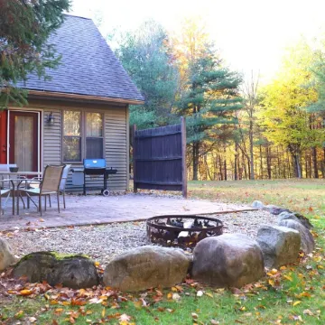 Moose Lodge - scenic Adirondack cabin escape + lake access