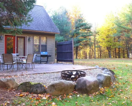 Moose Lodge - scenic Adirondack cabin escape + lake access フルトンのホテル