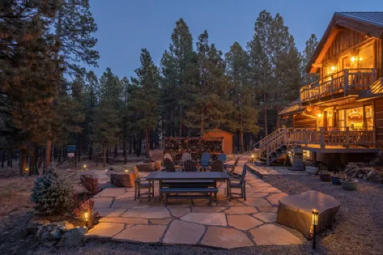 Private 5-Acre Cabin – Woods, Wildlife, Trails & Starry Skies