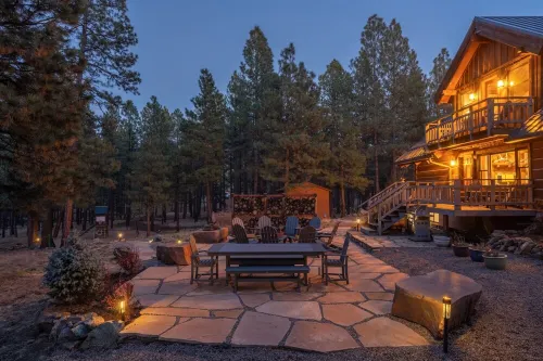 Modern Rustic Cabin – Whispering Pines, Wildlife, Trails, 5-Acres & Starry Skies - Chalets