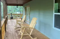 Brand New-1 Bedroom Condo right on the Toccoa River 차타후치-오코니 국유림 주변 호텔