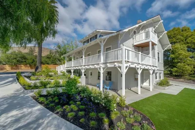 NEW LISTING ! NEWLY REMODELED HISTORIC HOME NEAR DOWNTOWN!