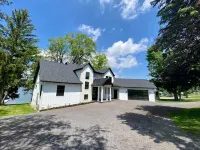 BRAND NEW 7 BR / 5 BA luxury home ON Keuka Lake just outside of Penn Yan!