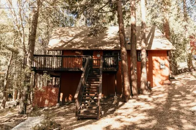 Cozy Cabin in Sequoia Forest Near Lake Isabella Hotels near Tillie Creek