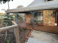 Idyllic stone cottage in the heart of Childers.
