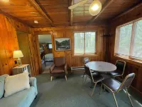 Cabin 2 'Waterfall' 2 BR, 5-6 pp, access to boats!