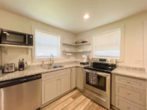 2BR 2Bath - Swamp Rabbit Trail Resort 帕克酒店