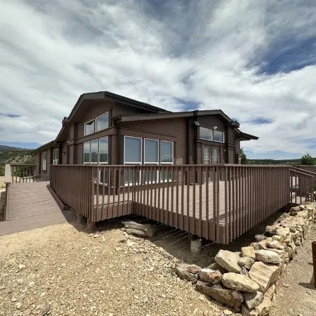 Mineral Spring at Zion. 15 Minutes to Zion's East gate! Beautiful hilltop home.