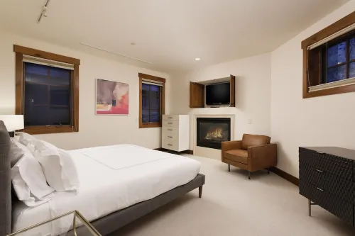 12MM Aspen Residence -Walk to Town & Ski Slopes by Aspen Vacation Rentals®