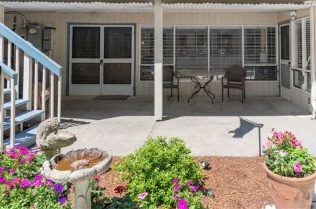 Bridle Trails Bedroom With Private Entrance Отели рядом с достопримечательностью «JG Redmond II»