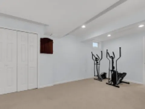 Spacious & Modern Home with everything you need! Hotels in Westerville