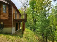 Amazing location in Irons Michigan is the fabulous Cool Creek Chalet.