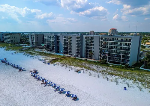 Gulf-front penthouse w/breathtaking views, FREE BEACH SERVICE!