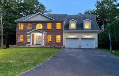 NEW !!!Exquisite Poconos kids friendly gateway!!! Community Church附近的飯店