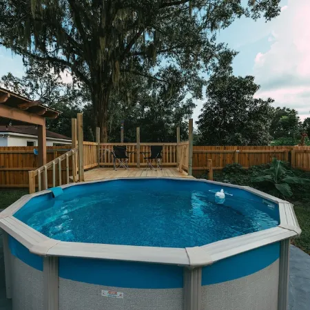 Cheerful 3 bedroom home with pool + grill