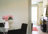 Classic 2 bedroom apartment