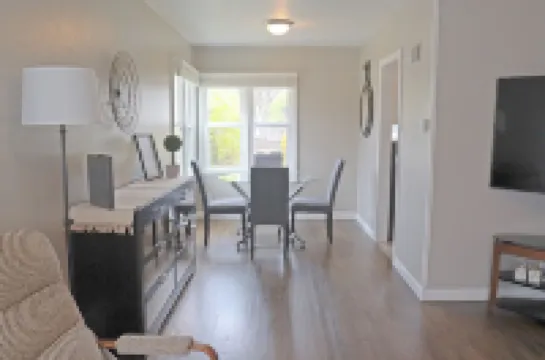 Cozy 2-bedroom apartment in Central Bismarck