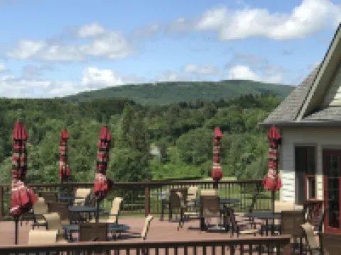 Come and stay at our Catskill Hideaway!<br>Freehold, NY カイロのホテル