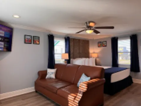 Comfy Coastal Cottage Four