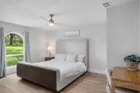 Modern house by ATT,6 flags-DFW-downtown Dallas