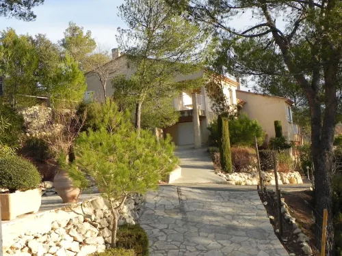 VILLA with stunning views and private access to Lake Esparron de Verdon