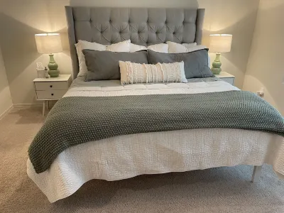 Gorgeous, clean, new build, walking distance to Stadium, Westgate + Outlet Mall! Hotels near Desert Diamond Arena