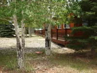 Aspen Cabin sits within the Mt Peale Animal Sanctuary, ideal for the adventurer