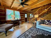 Cedarbank • Cabin in Virginia Wine Country