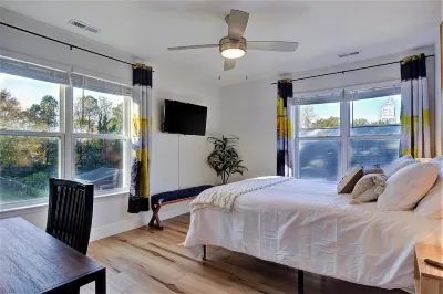 Stylish 3 br Home - Heart of Downtown Raleigh Hotels near Dorothea Dix Park