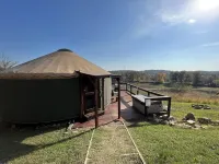 Luxury Yurt for Couples with Hot Tub on Deck - Hytter