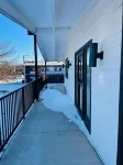 Contemporary Remodeled 6 Bed 4 Bath Apartment