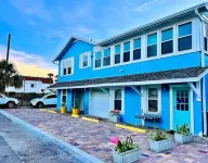 Blue Ocean 2 bedrooms home 1 minute to beachD