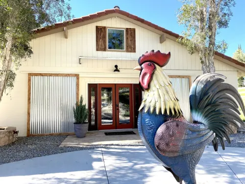 Luxury Horse Barndominium Country Getaway Hotels in Rainbow