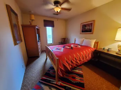 Cozy 3 bedroom house with fireplace in beautiful Ruidoso ENMU-루이도소 브랜치 커뮤니티 대학 주변 호텔