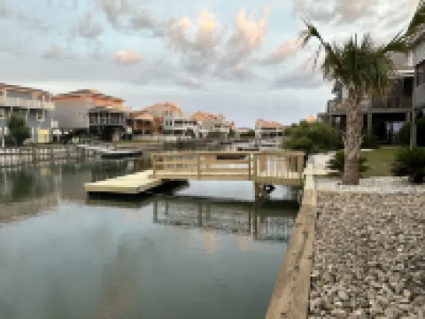 Canal Front + Walk to Beach - Quiet Early Summer Weeks Open