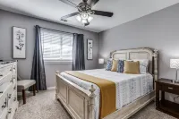 Rockwall Lux Retreat💥Pool&Spa💥Covered Patio-5min walk downtown-Parks-Trails-Lake