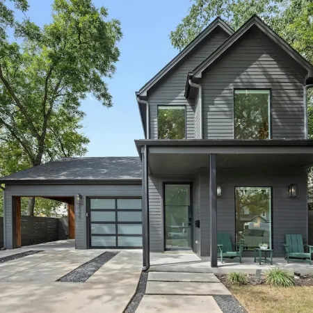 Luxury Escape in Austin’s Iconic Bouldin Creek Perfect Location + Private Pool!