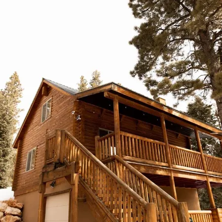 🏔Log Cabin Oasis w/hot tub and movie loft🏜