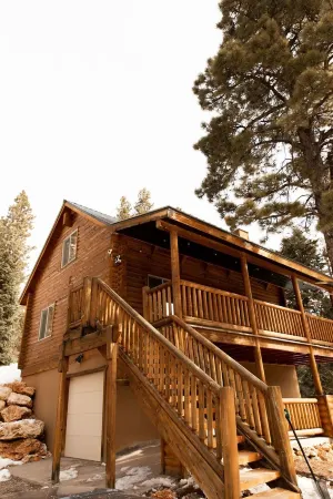 🏔Log Cabin Oasis w/hot tub and movie loft🏜 Отели в г. Duck Creek Village