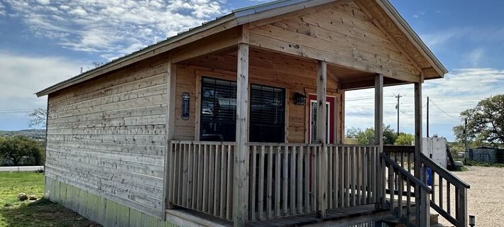 Rockin’ Pony Silver Dollar Winery Hill CountryWinery, Cidery & Bistro Hotels in Blanco County