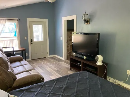 Terrace Cove: 4BR/2B Lakefront house with private dock and covered slip!