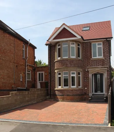 Newly Refurbished Modern 4 Bed Detached House