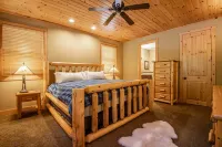 New Large Adirondack Lodge with Pond Waterfront and A/C