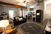 Head above Water - Downtown Chillicothe Hotels in Chillicothe