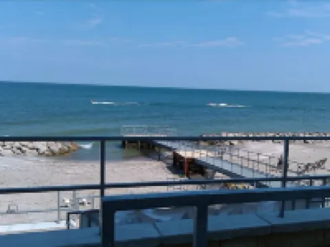 Lakefront Condo #308 2Br/2 BA-Beach/Pool. Rent 2/3rd Free Until April 30th-Ask 杰尼瓦酒店