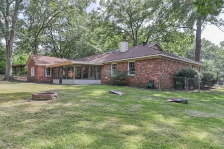 4 Bedroom Retreat — Close to Ft Benning: Modern, Cozy, and Mins to Everything! Отели рядом с Аэропорт Коламбус Метрополитен