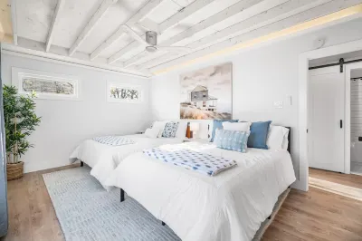 Renovated Beach Cottage + Offstreet Parking + 1 Block to Beach! Hotels near Lucy the Elephant