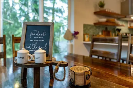 Forest Haven in Bellingham - 4Br, 7 Beds, Firepit