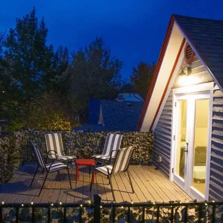 Downtown, beautifully remodeled entire home